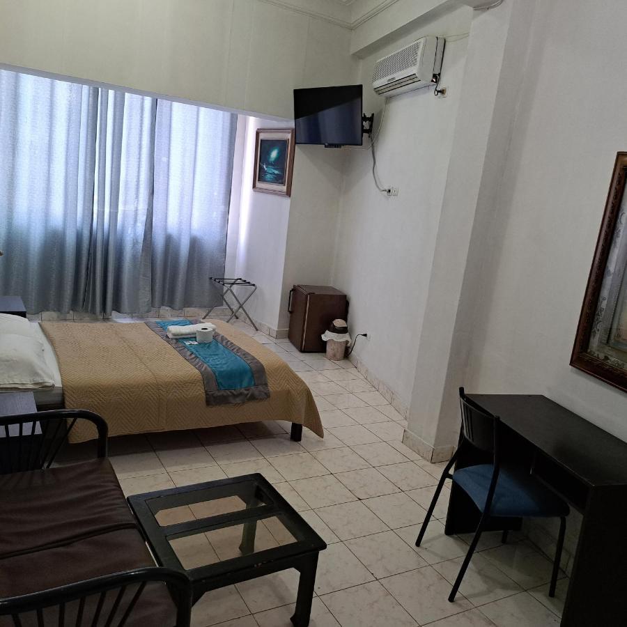 Atlantic Suites Hotel جواياكيل المظهر الخارجي الصورة
