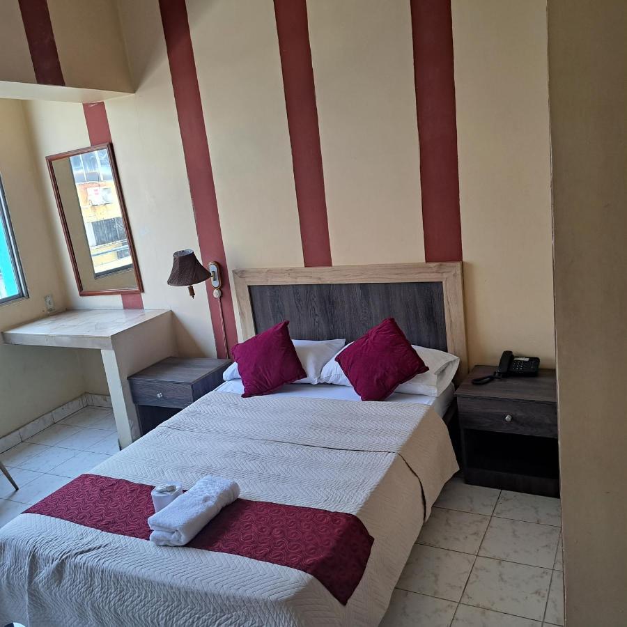 Atlantic Suites Hotel جواياكيل المظهر الخارجي الصورة