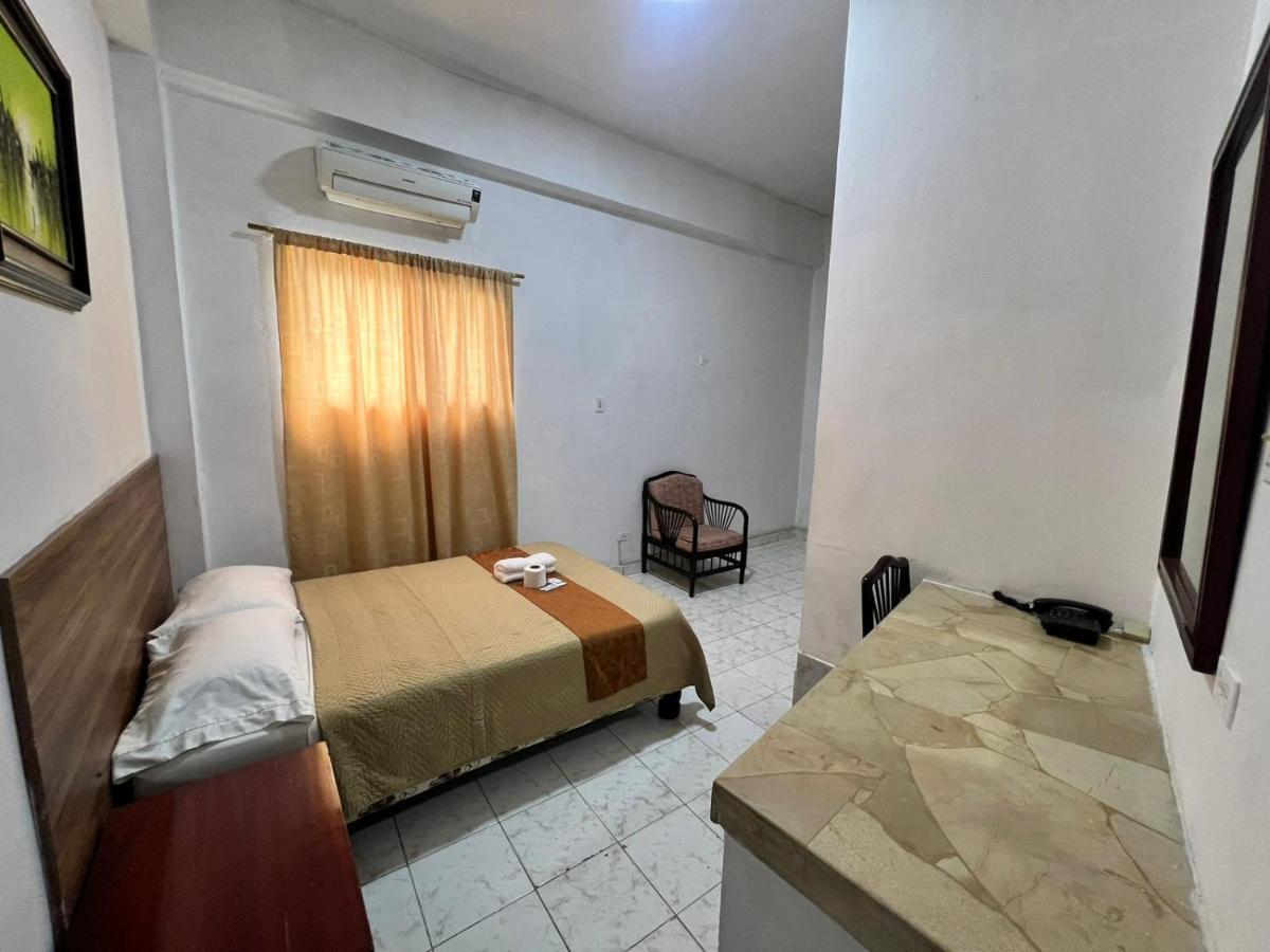 Atlantic Suites Hotel جواياكيل المظهر الخارجي الصورة