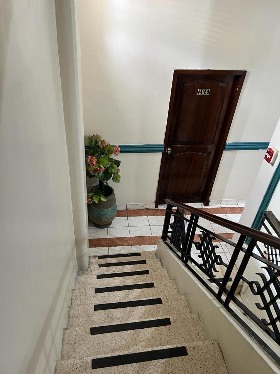 Atlantic Suites Hotel جواياكيل المظهر الخارجي الصورة