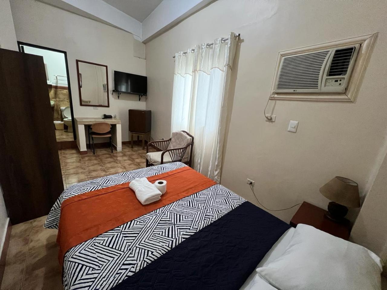 Atlantic Suites Hotel جواياكيل المظهر الخارجي الصورة