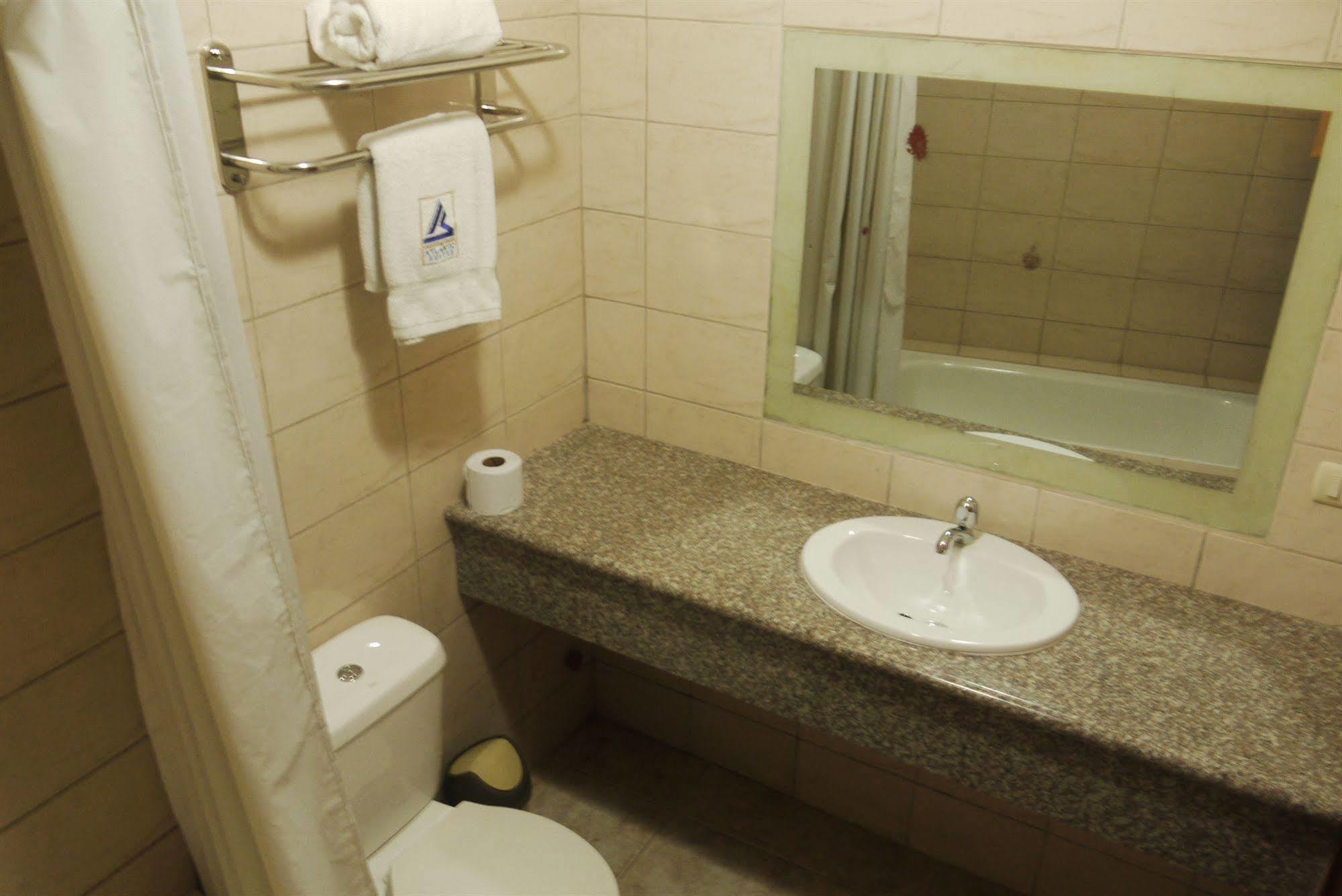 Atlantic Suites Hotel جواياكيل المظهر الخارجي الصورة