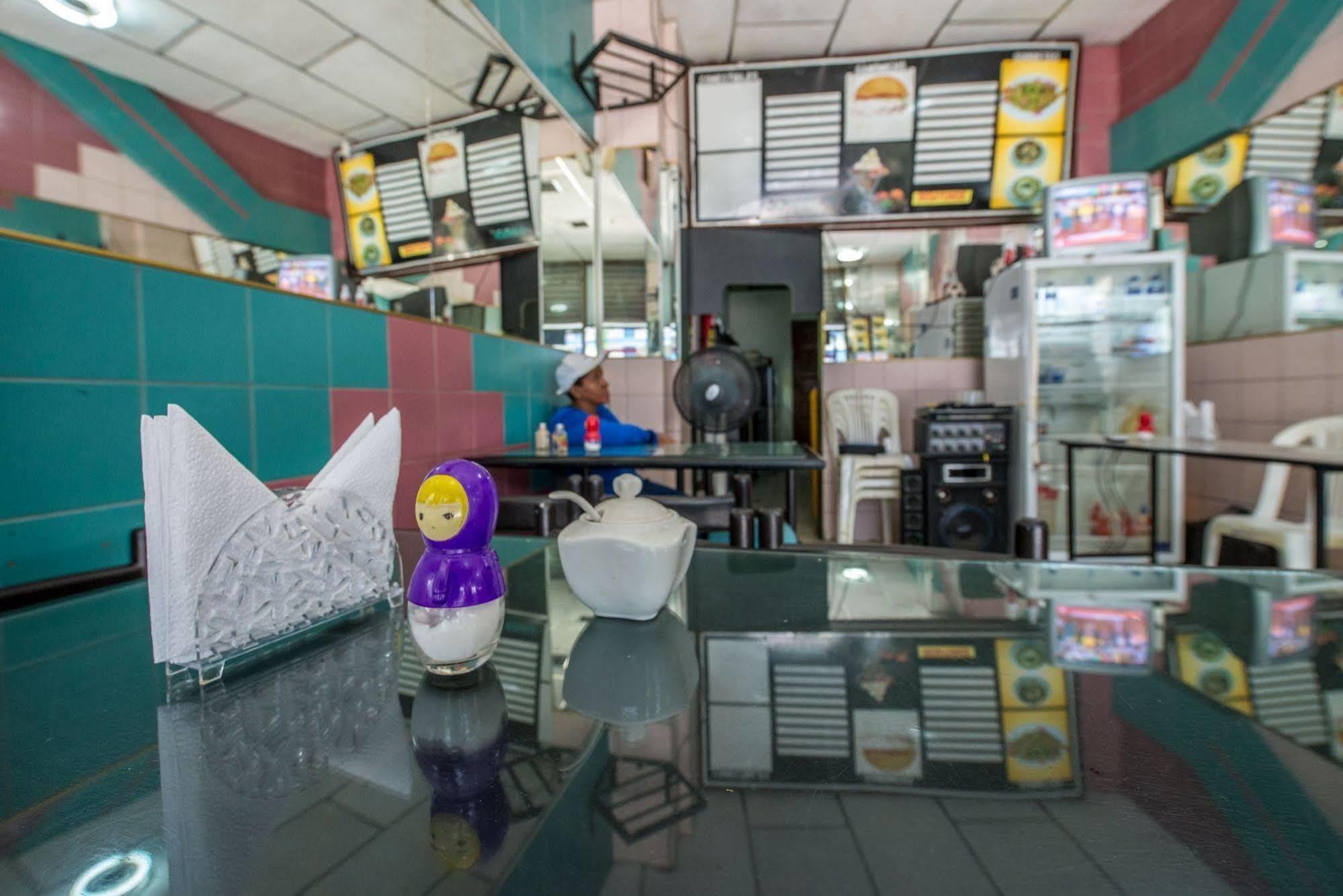 Atlantic Suites Hotel جواياكيل المظهر الخارجي الصورة